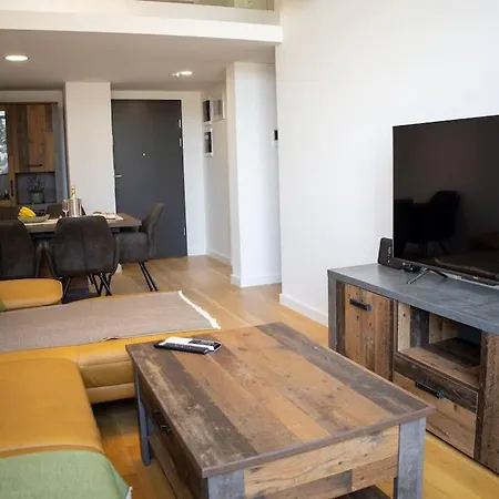 Апартаменты Apartment-krzelj-suite Сплит